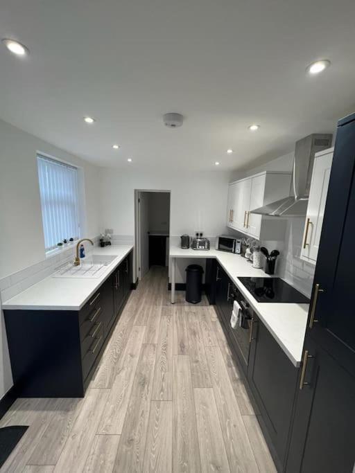 Beautiful Anfield Family Home Liverpool Extérieur photo