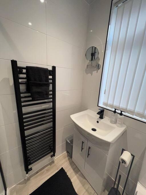 Beautiful Anfield Family Home Liverpool Extérieur photo